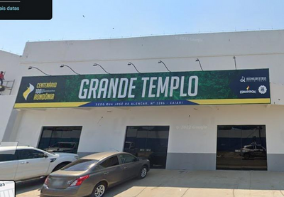 Equipamentos públicos asfaltam estacionamento de igreja em Porto Velho sem contrato