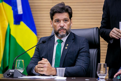 Deputado cobra envio de projeto de auxílio a profissionais da Saúde e Educação