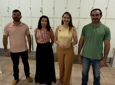 Gislaine Lebrinha visita escola em São Francisco do Guaporé e anuncia investimento de R$ 1 milhão