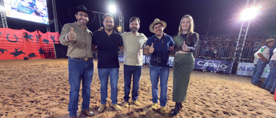 Deputada entrega tratores agrícolas em São Francisco do Guaporé durante EXPOVALE 2025