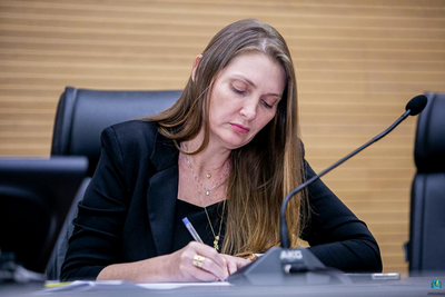 Gislaine Lebrinha destina recursos para quadra poliesportiva em Guajará-Mirim