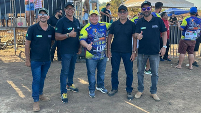 Deputado Coronel Chrisóstomo participa de evento de motocross em Itapuã do Oeste