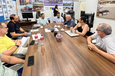 Vereador Dr. Gilber discute doação de terreno para igreja em Porto Velho