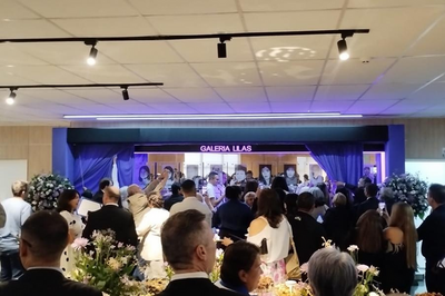 Tensão marca inauguração da Galeria Lilás com críticas de Ernandes Amorim