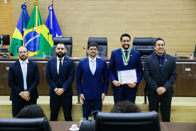Eyder Brasil homenageia Iperon com Medalha do Mérito Legislativo em Porto Velho