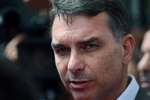 Flávio Bolsonaro viajou em aeronave de Vorcaro usada por Moraes