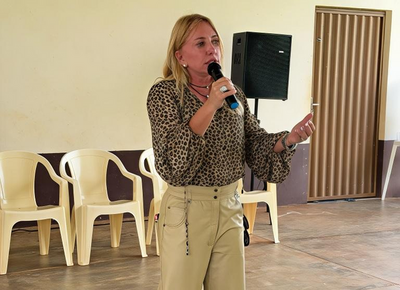 Ieda Chaves acompanha entrega de implementos agrícolas em Corumbiara