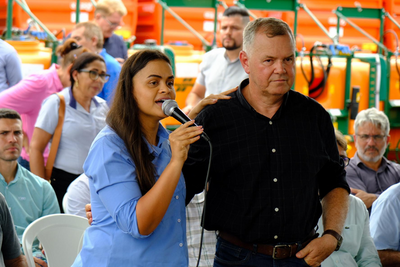 Rondônia recebe 650 implementos agrícolas para associações rurais em evento oficial