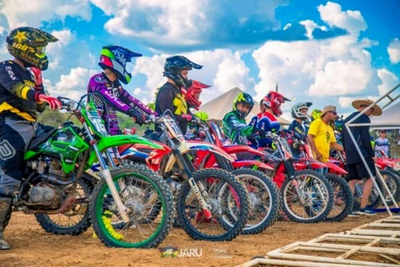 Primeira etapa do Campeonato Estadual de Motocross em Cacoal
