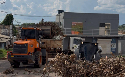 Prefeitura de Porto Velho realiza mutirão de limpeza no bairro São Sebastião I