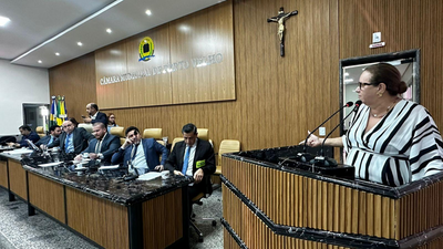 Ellis Regina protocola pedidos de obras e serviços em Porto Velho