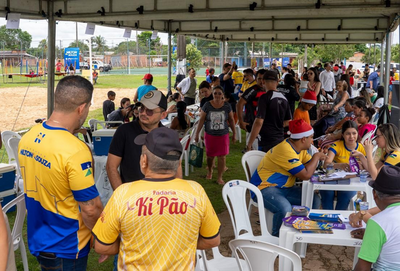 Onda Amarela Natalina reúne mil pessoas e distribui cestas básicas em Porto Velho