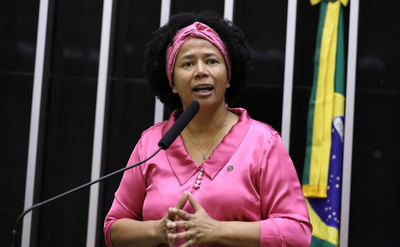 Deputada Sílvia Cristina propõe redução da idade para mamografia a 30 anos