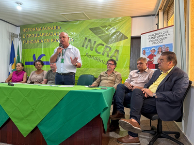 Entrega de títulos definitivos de propriedade rural é realizada em Rondônia