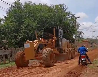 Serviços de patrolamento melhoram estrada do Ramal Maravilha II em parceria com vereador
