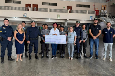 Deputada Sílvia Cristina entrega R$ 100 mil para Polícia Militar Mirim em Ariquemes