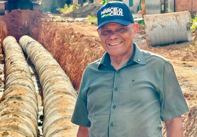 Vereador Pastor Evanildo acompanha obras do programa Tchau Poeira em Monte Sinai