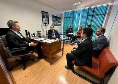 Deputado Thiago Flores discute projeto de lei para valorizar fisioterapeutas