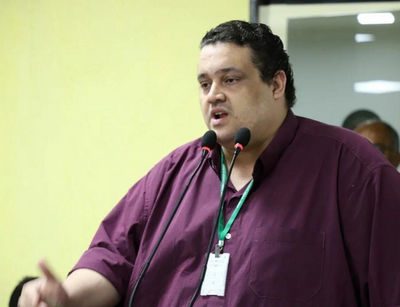 Vereador Thiago Tezzari retorna à Câmara após afastamento cautelar de 30 dias